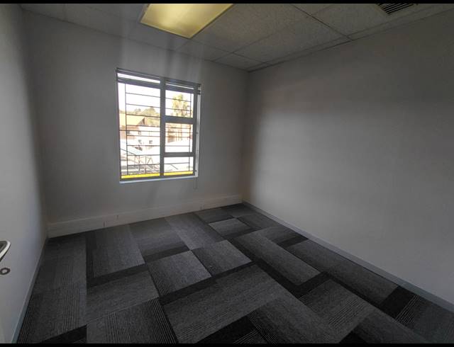 388M² OFFICE TO LET IN FOURWAYS
